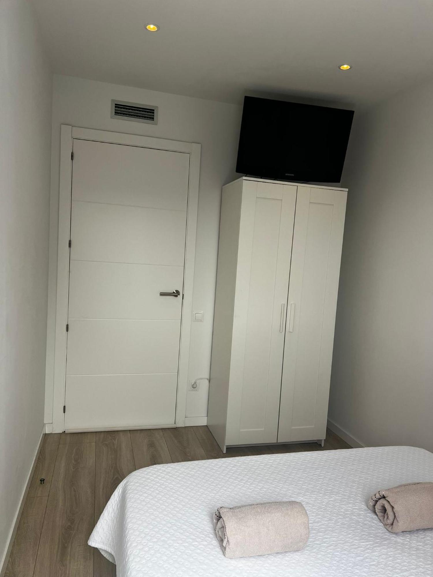 Confortable Habitacion Doble - 2 Sant Adria de Besos Ngoại thất bức ảnh